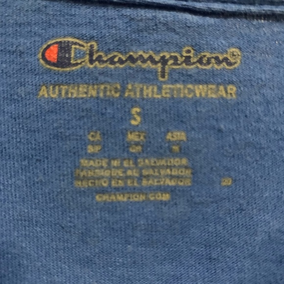 Nice champion shirt - Picture 2 of 2